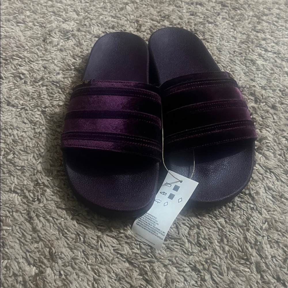 Adidas purple velvet slides - Picture 3 of 4